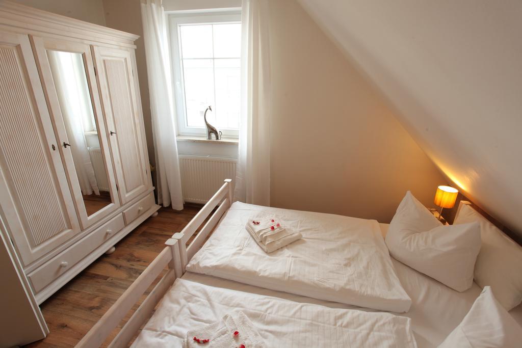 Haus Amo Solem Aparthotel Дирхаген Стая снимка