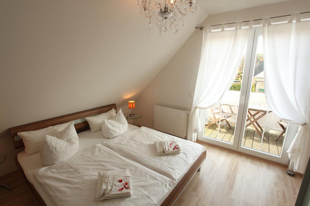Haus Amo Solem Aparthotel Дирхаген Стая снимка