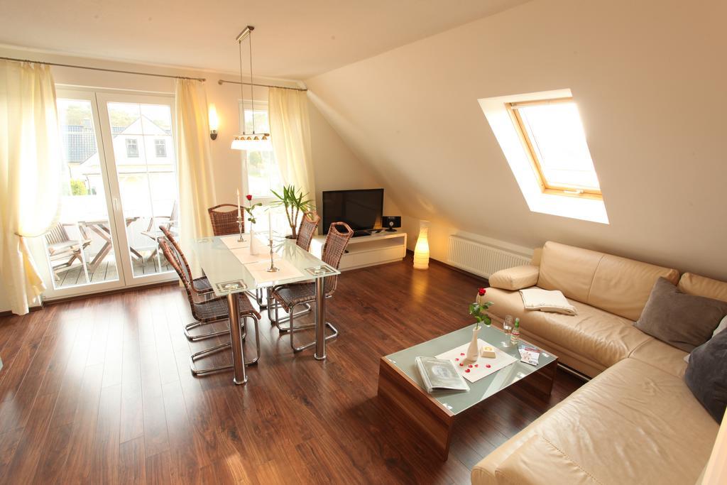 Haus Amo Solem Aparthotel Дирхаген Стая снимка