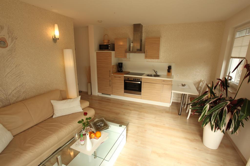 Haus Amo Solem Aparthotel Дирхаген Стая снимка