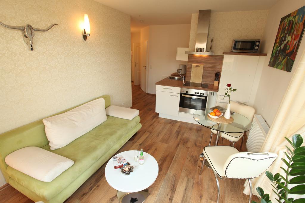 Haus Amo Solem Aparthotel Дирхаген Стая снимка