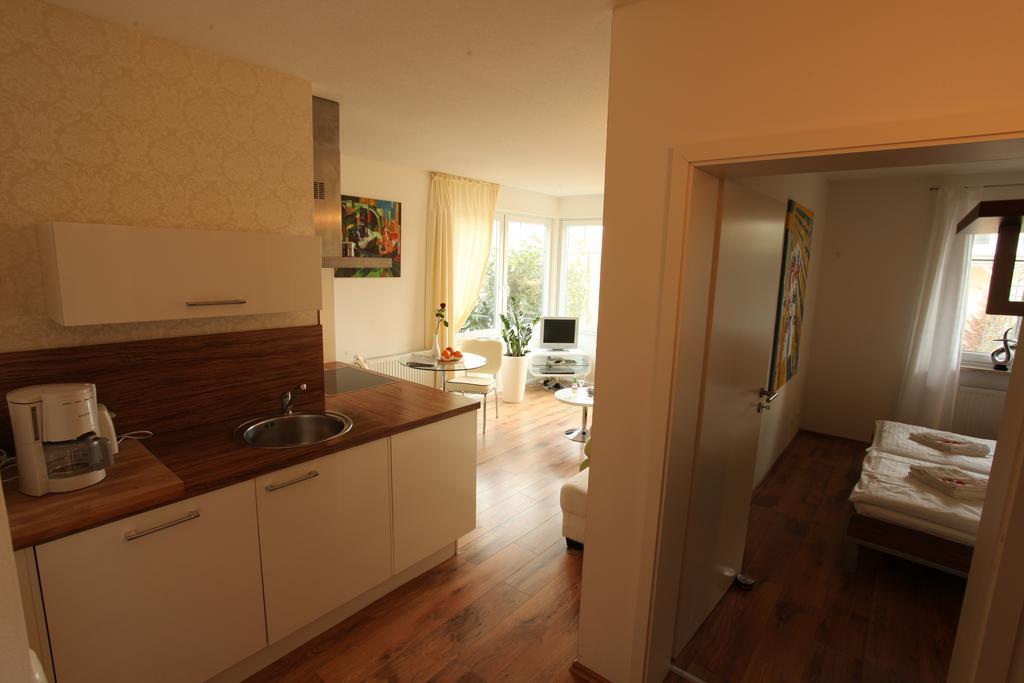 Haus Amo Solem Aparthotel Дирхаген Стая снимка